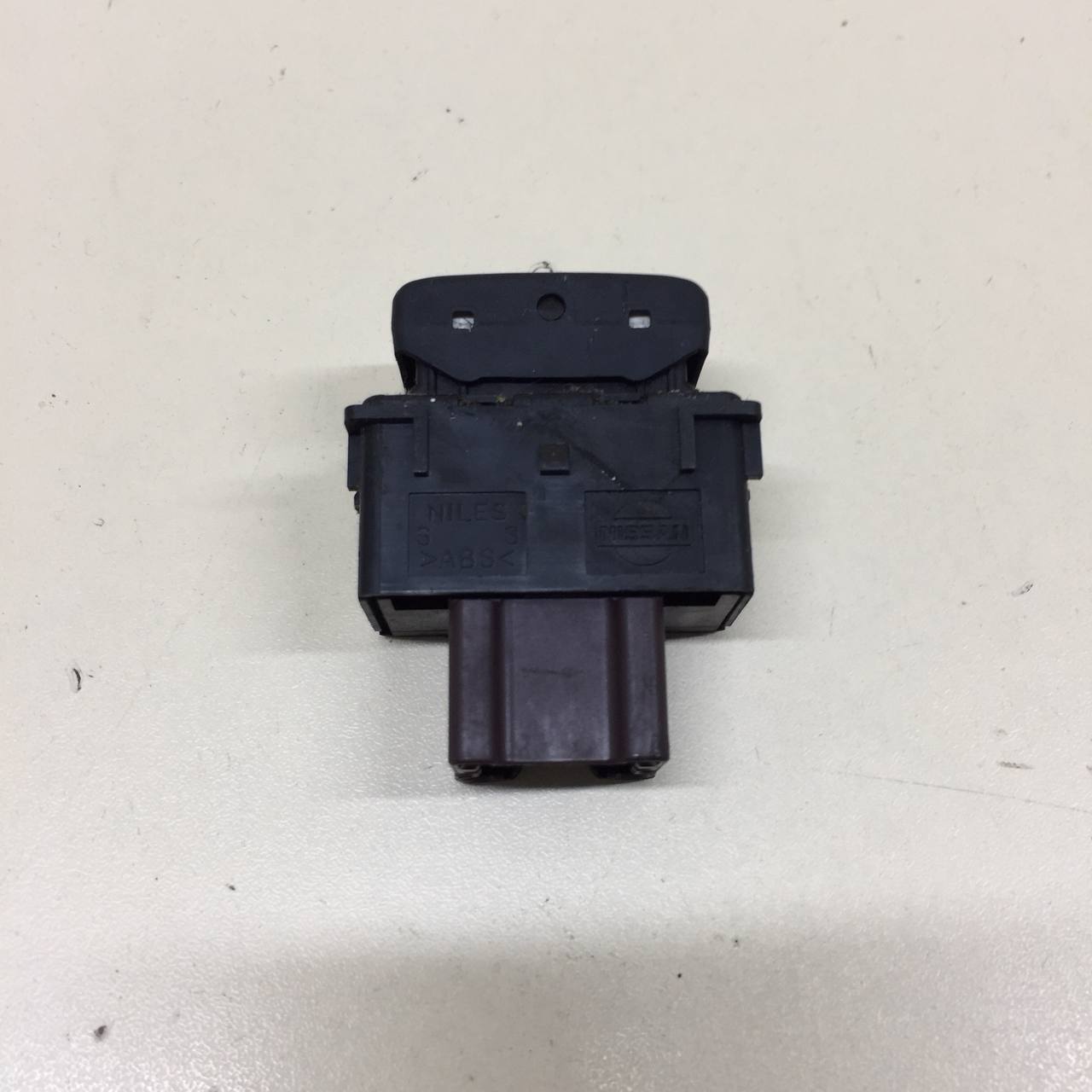 Кнопка обогрева сидений Nissan Note (E11) 2006-2013