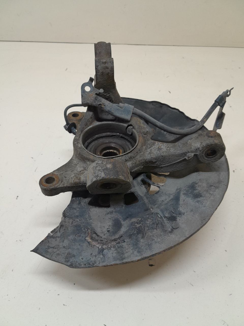 Кулак поворотный передний правый Toyota Camry (XV50) 2011-2017