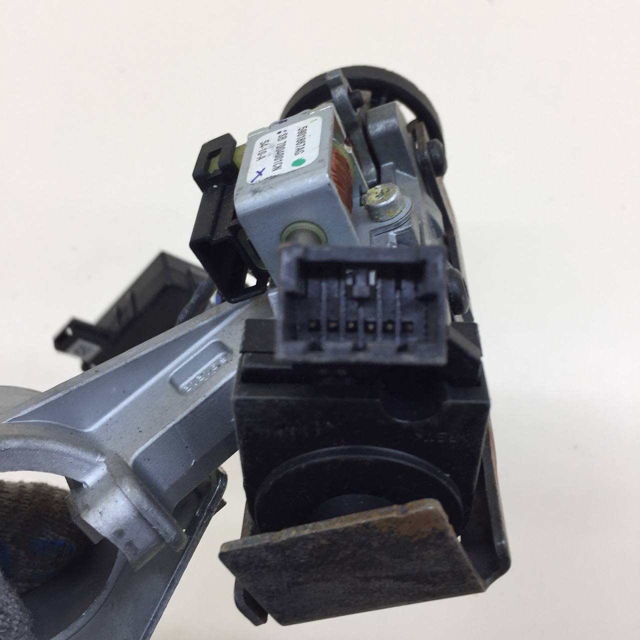 Замок зажигания Opel Astra J 2010-2017