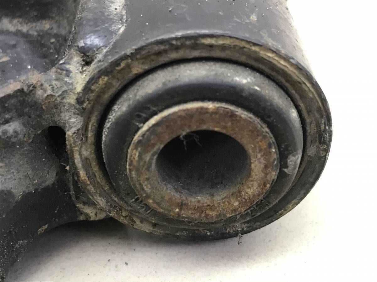 Рычаг передний левый Nissan Pulsar (N15) 1995-2000