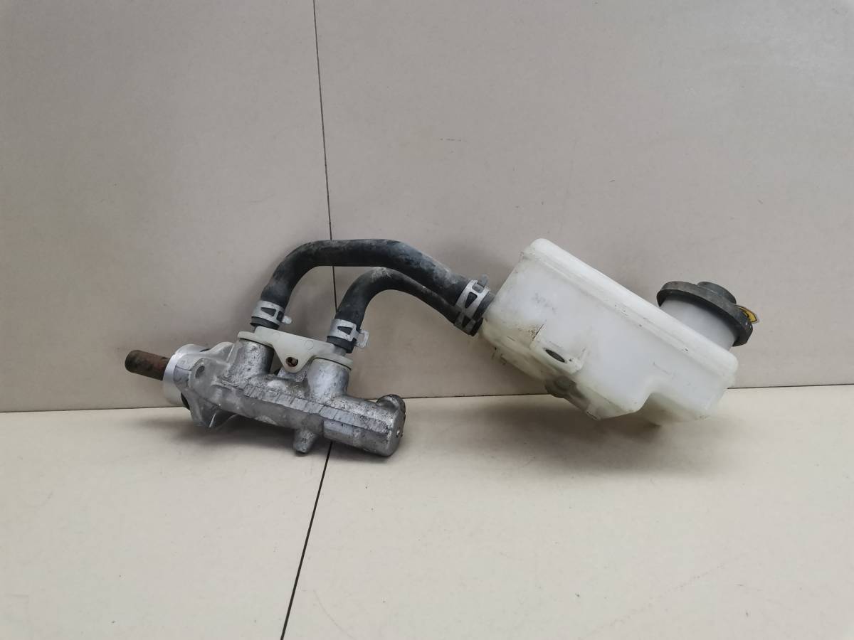 Цилиндр тормозной главный Toyota Ist (XP60) 2001-2007