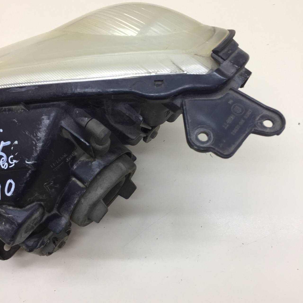 Фара правая Suzuki Liana 2001-2007