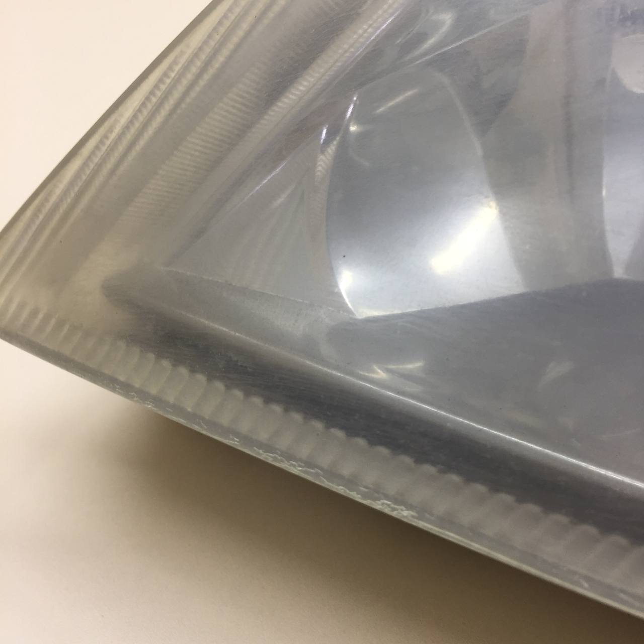 Фара левая Toyota Corolla E120 2001-2007