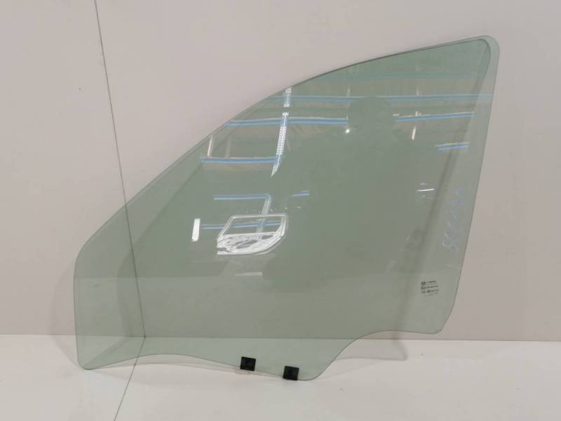 Стекло двери передней левой Lada Largus 2012>