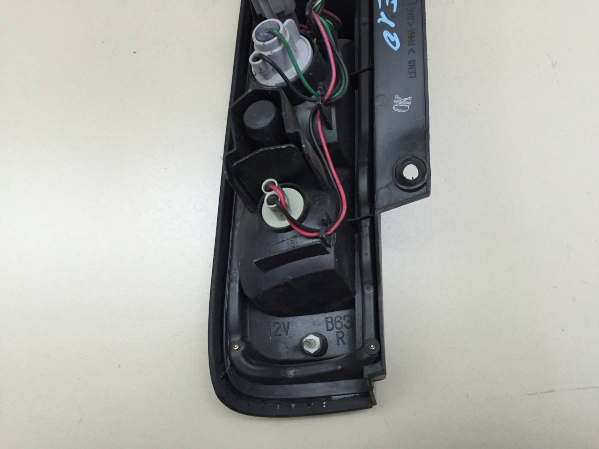 Фонарь задний правый Nissan Cube (Z10) 1998-2002