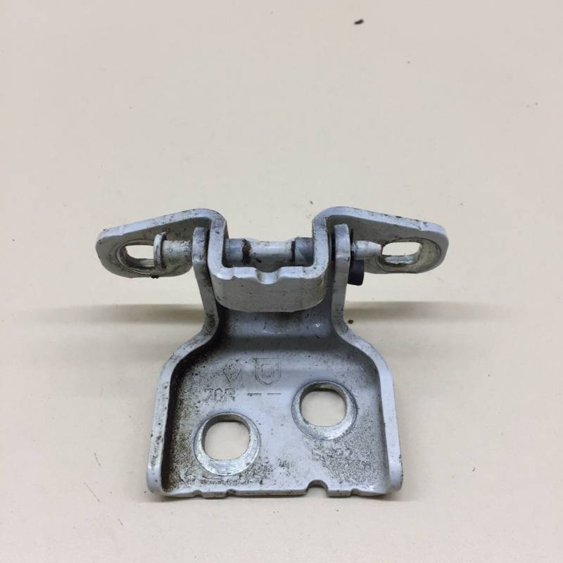 Петля двери Lada Vesta 2015>