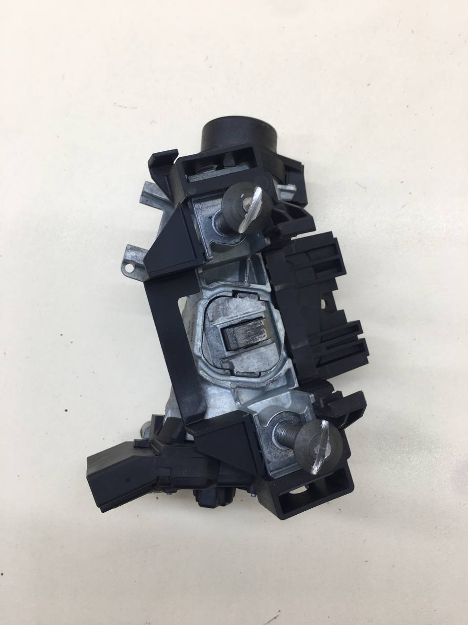 Замок зажигания Skoda Rapid 2012-2020