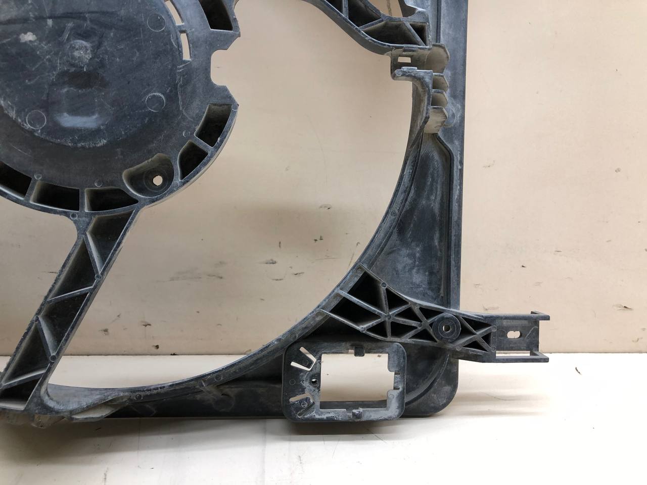 Диффузор вентилятора Nissan Qashqai+2 (JJ10) 2008-2014