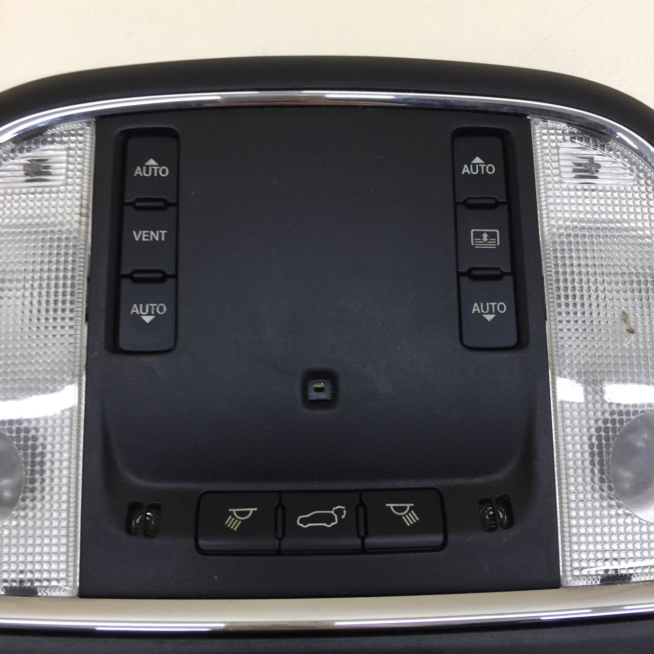 Плафон салонный Jeep Grand Cherokee (WK2) 2010>