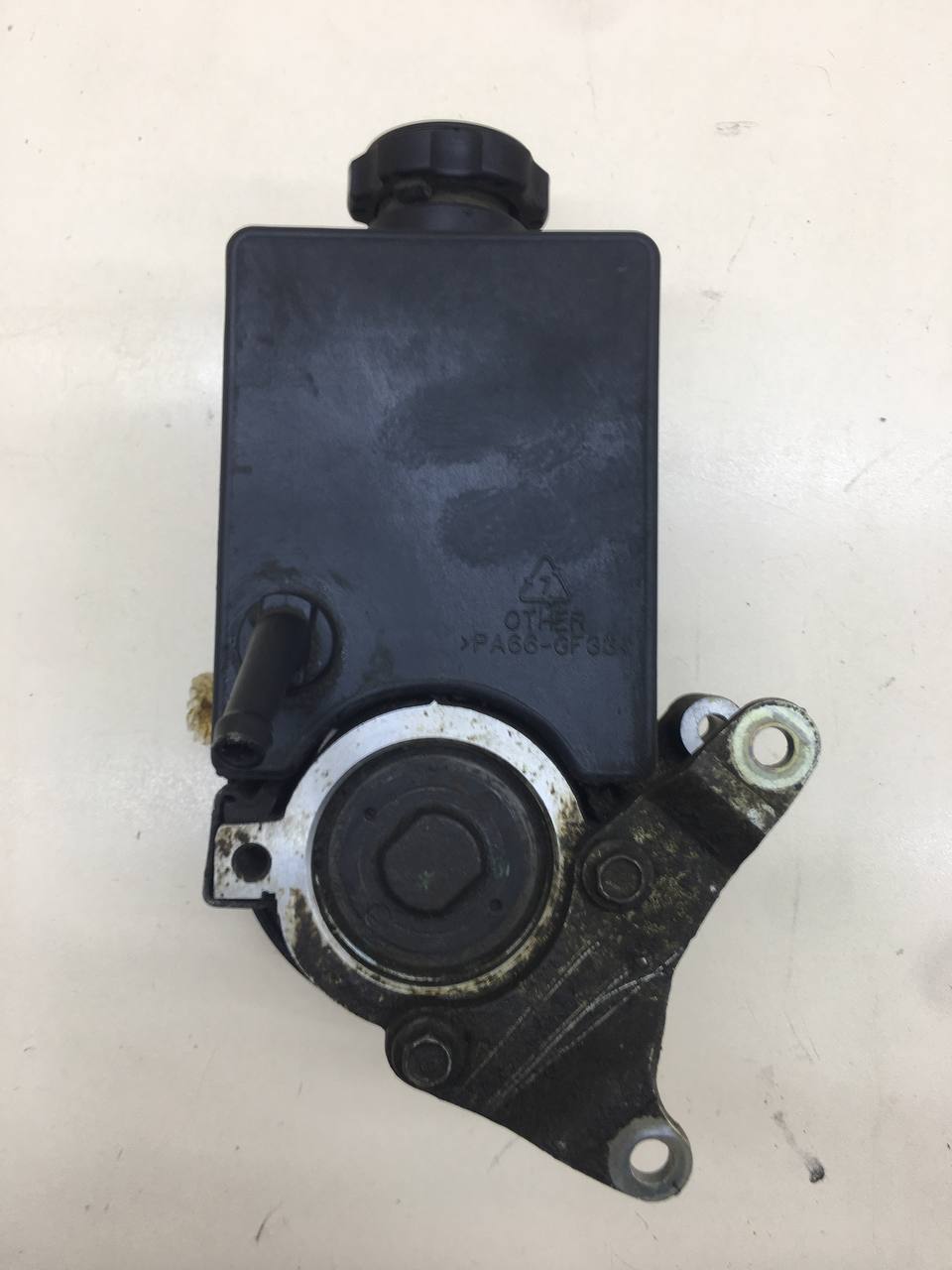 Насос гидроусилителя (электрогидроусилитель, ЭГУР) SsangYong Rexton 1 2001-2006