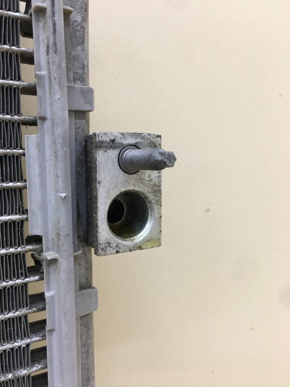 Радиатор кондиционера (конденсер) Peugeot 308 2007>