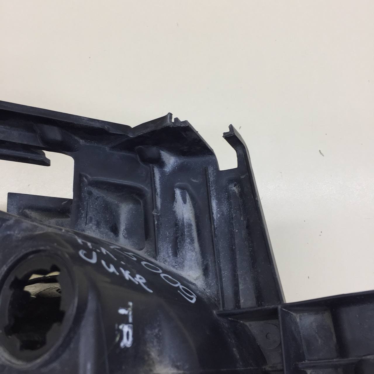 Фара левая Nissan Juke (YF15) 2011-2020