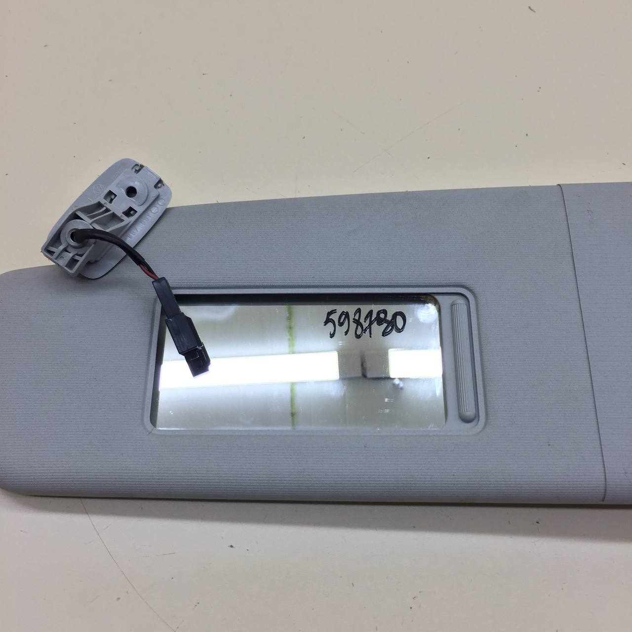 Козырек солнцезащитный (внутри) Volkswagen Passat B7 2011-2015