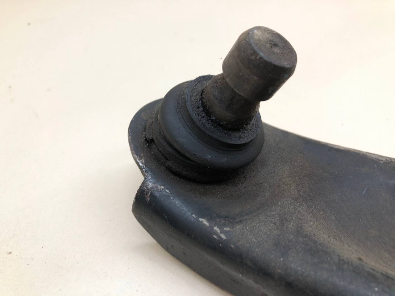 Рычаг передний правый Renault Koleos (HY) 2008-2016