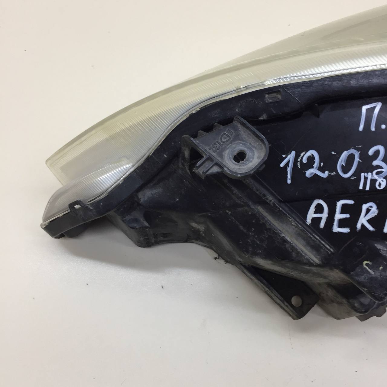 Фара правая Suzuki Liana 2001-2007