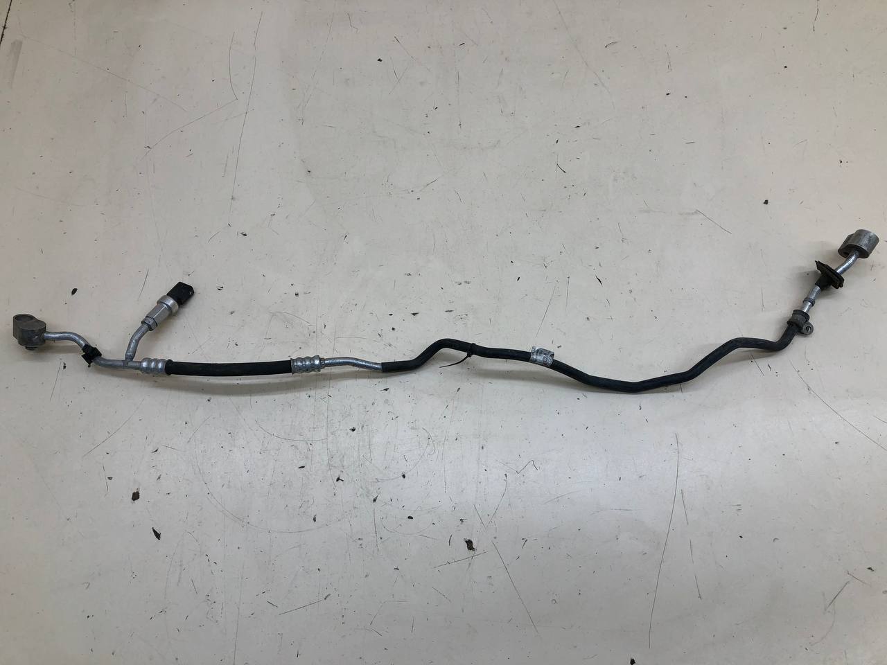 Трубка кондиционера Porsche Cayenne 2003-2010