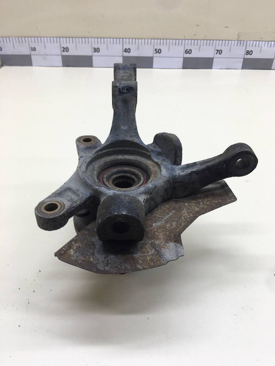 Кулак поворотный передний правый Chevrolet Aveo T250 2005-2011