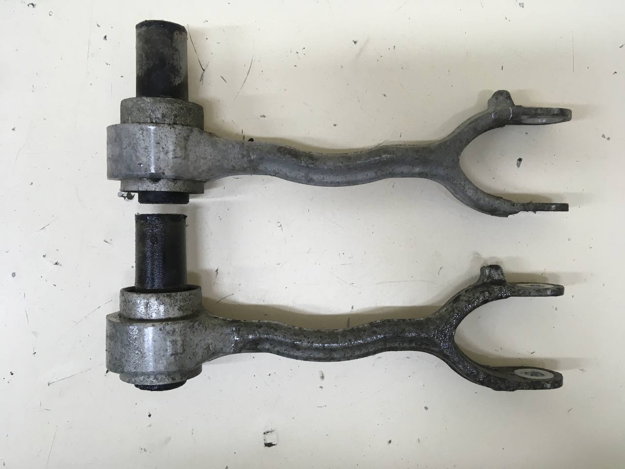 Рычаг задний нижний Jaguar XE (760) 2014-2021