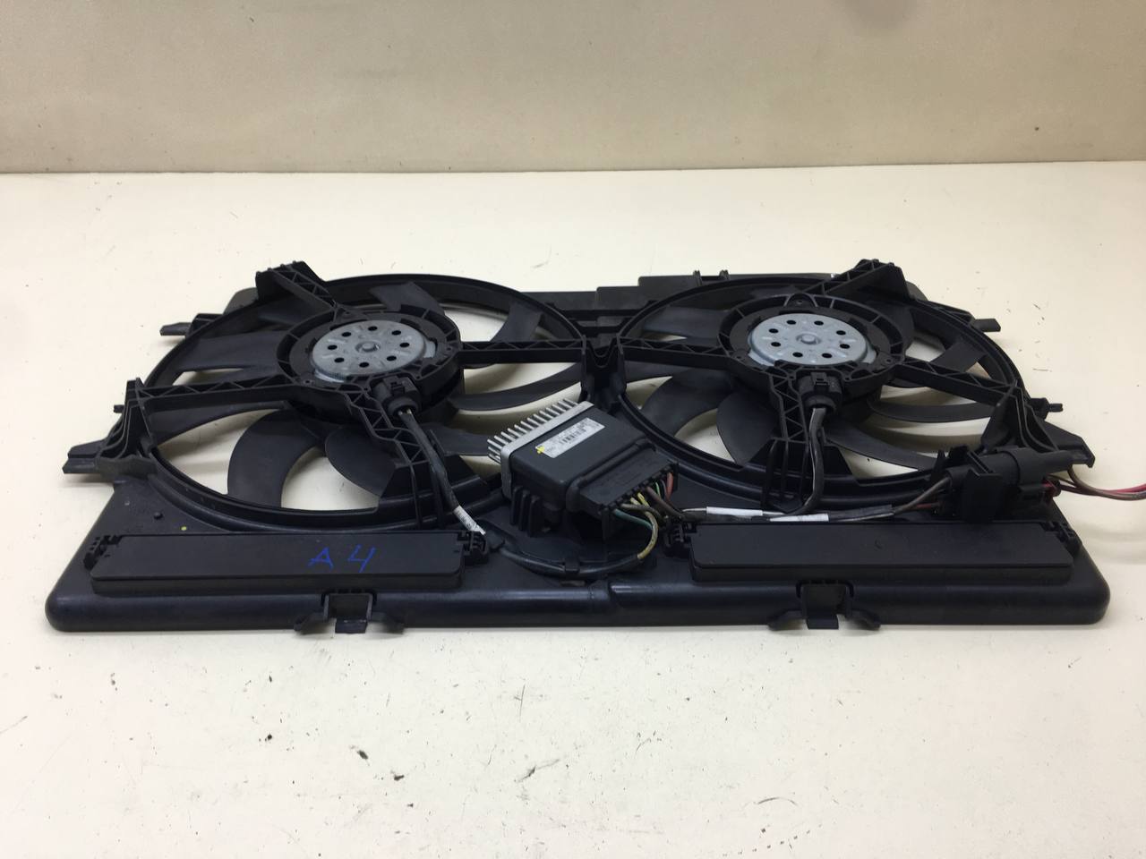 Диффузор вентилятора Audi A4 (B8) 2007-2011