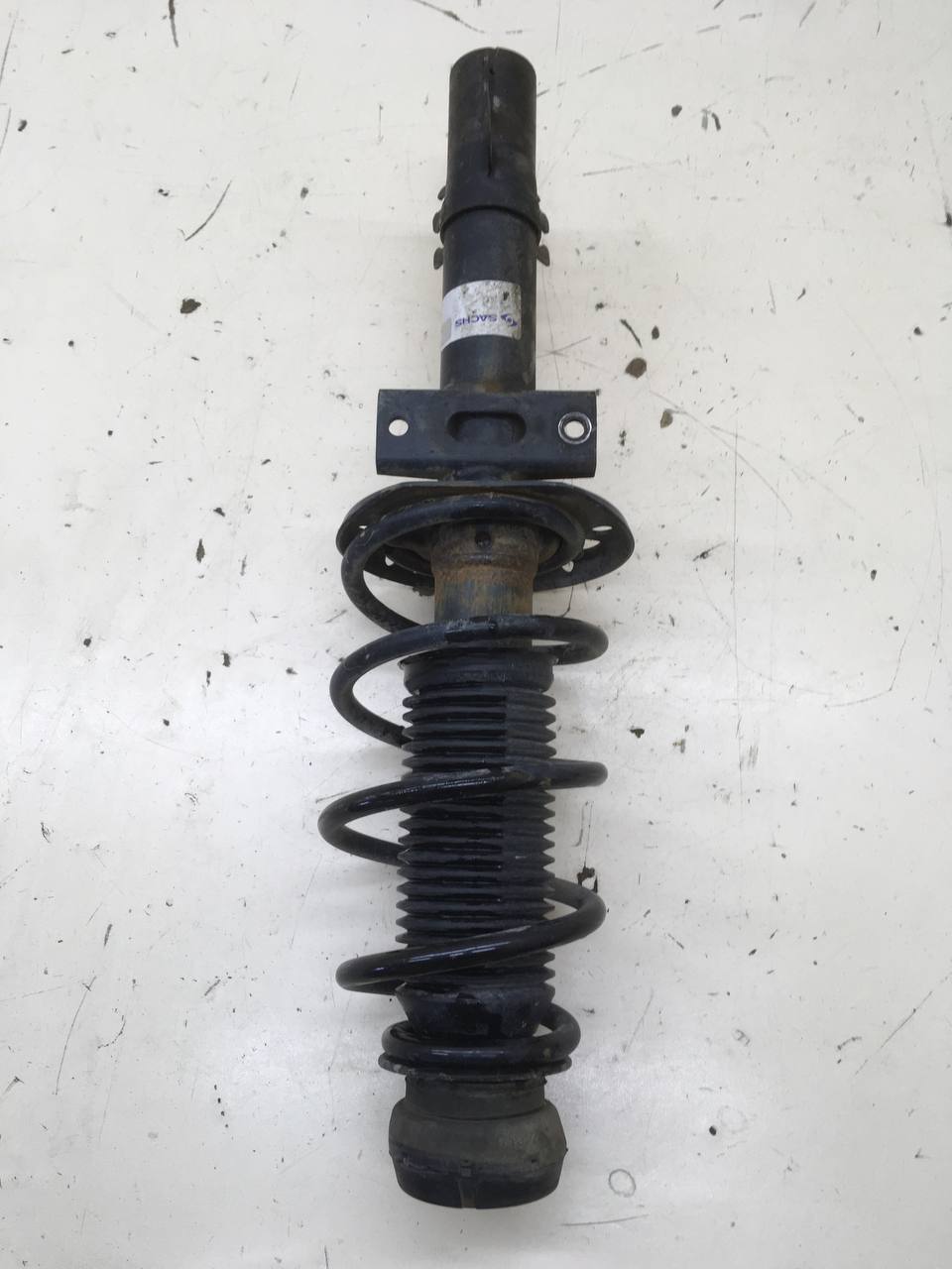 Амортизатор передний Skoda Rapid 2012-2020