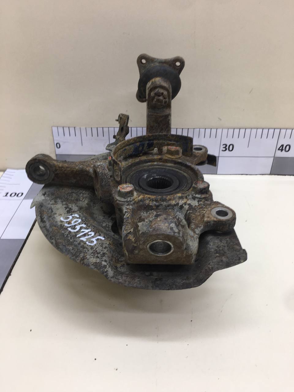 Кулак поворотный передний правый Mitsubishi L200 (KB) 2006-2016