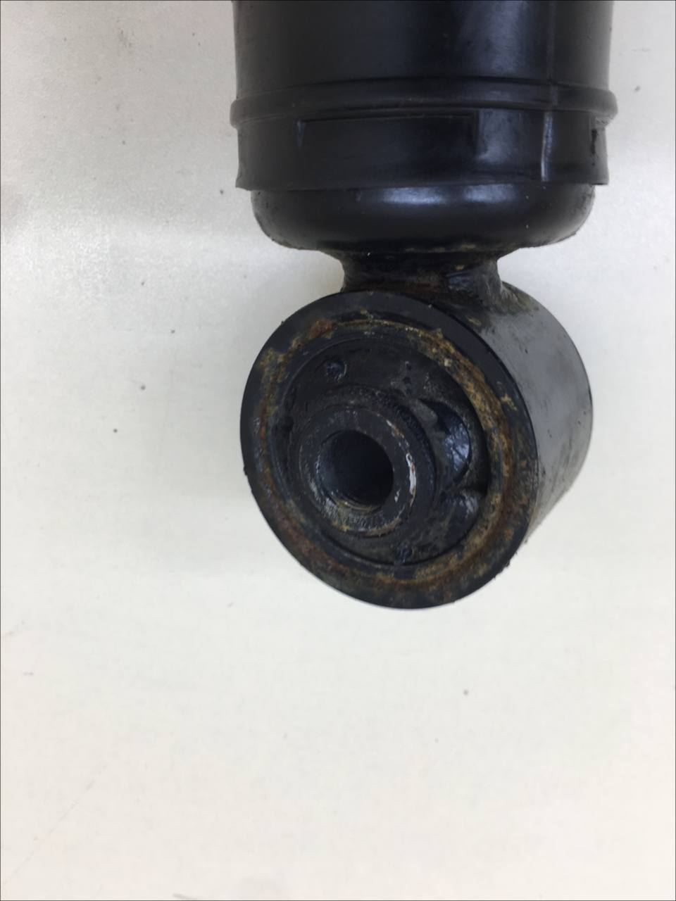 Амортизатор задний Opel Astra H / Family 2004-2015