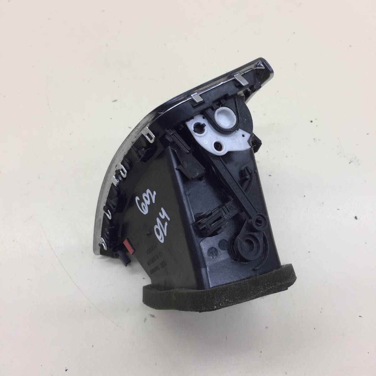 Дефлектор воздушный Audi Q5 (8R) 2008-2017