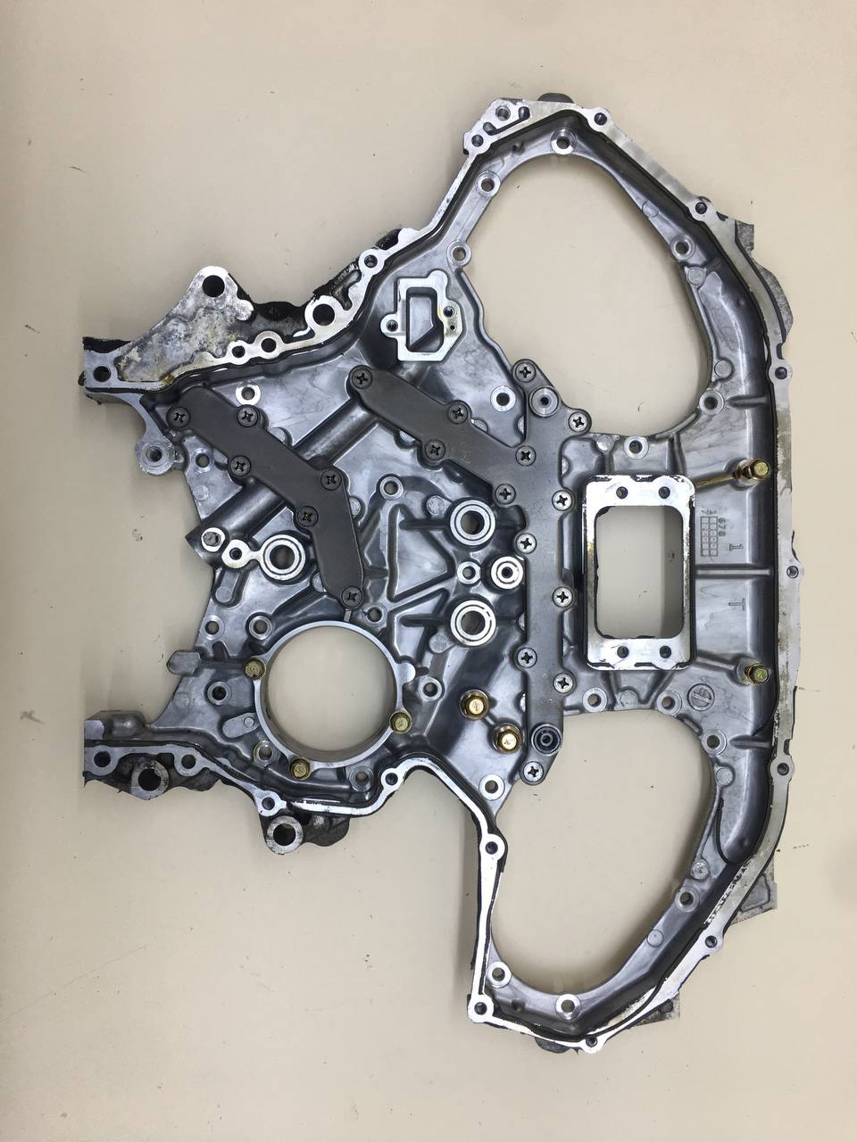 Крышка двигателя задняя Nissan Skyline (V36) 2006-2014