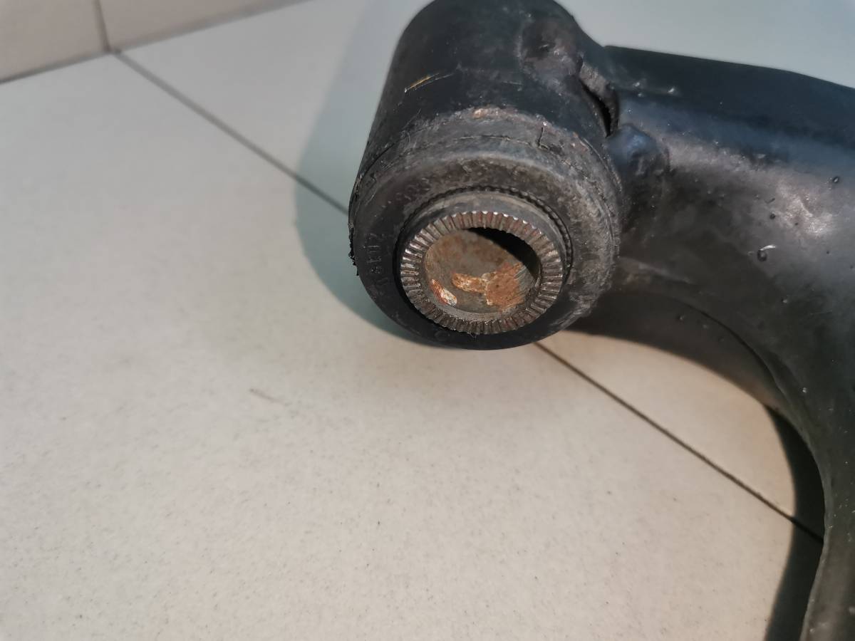 Рычаг передний правый Toyota Caldina (T190) 1992-1995