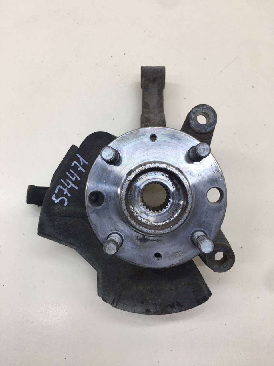 Кулак поворотный передний правый Chevrolet Aveo T250 2005-2011