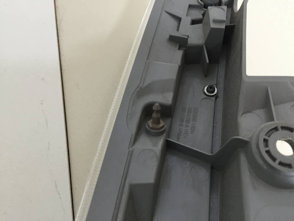 Фонарь задний правый Nissan Leaf (ZE0) 2009-2017