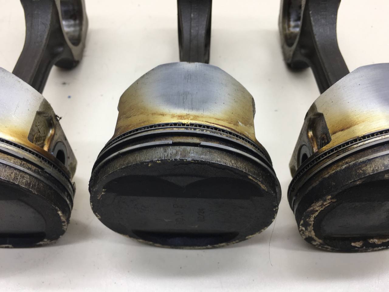 Поршень с шатуном Renault Logan (2) 2014>