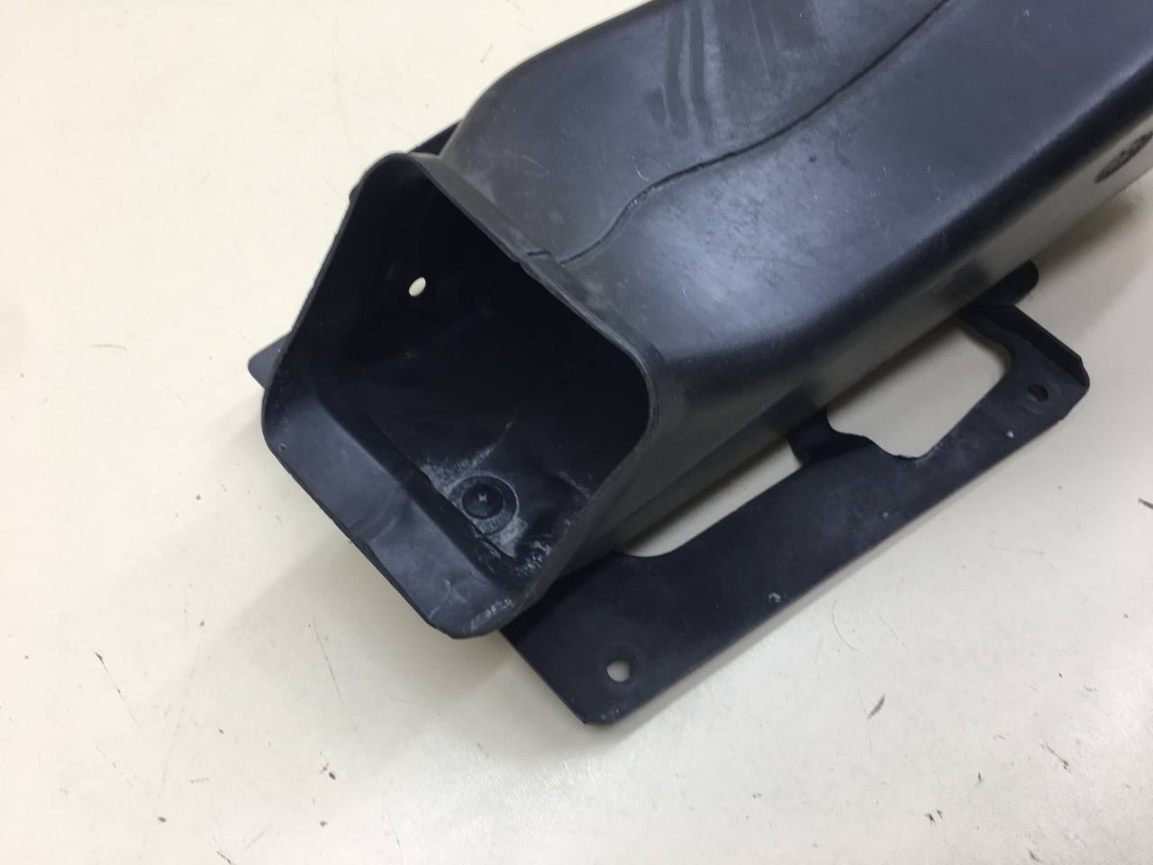 Воздуховод BMW 3-series E46 1998-2005