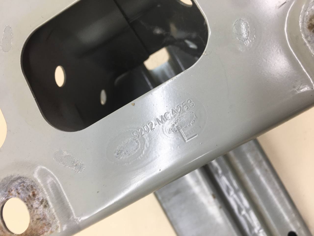 Усилитель переднего бампера Changan UNI-T 2023>