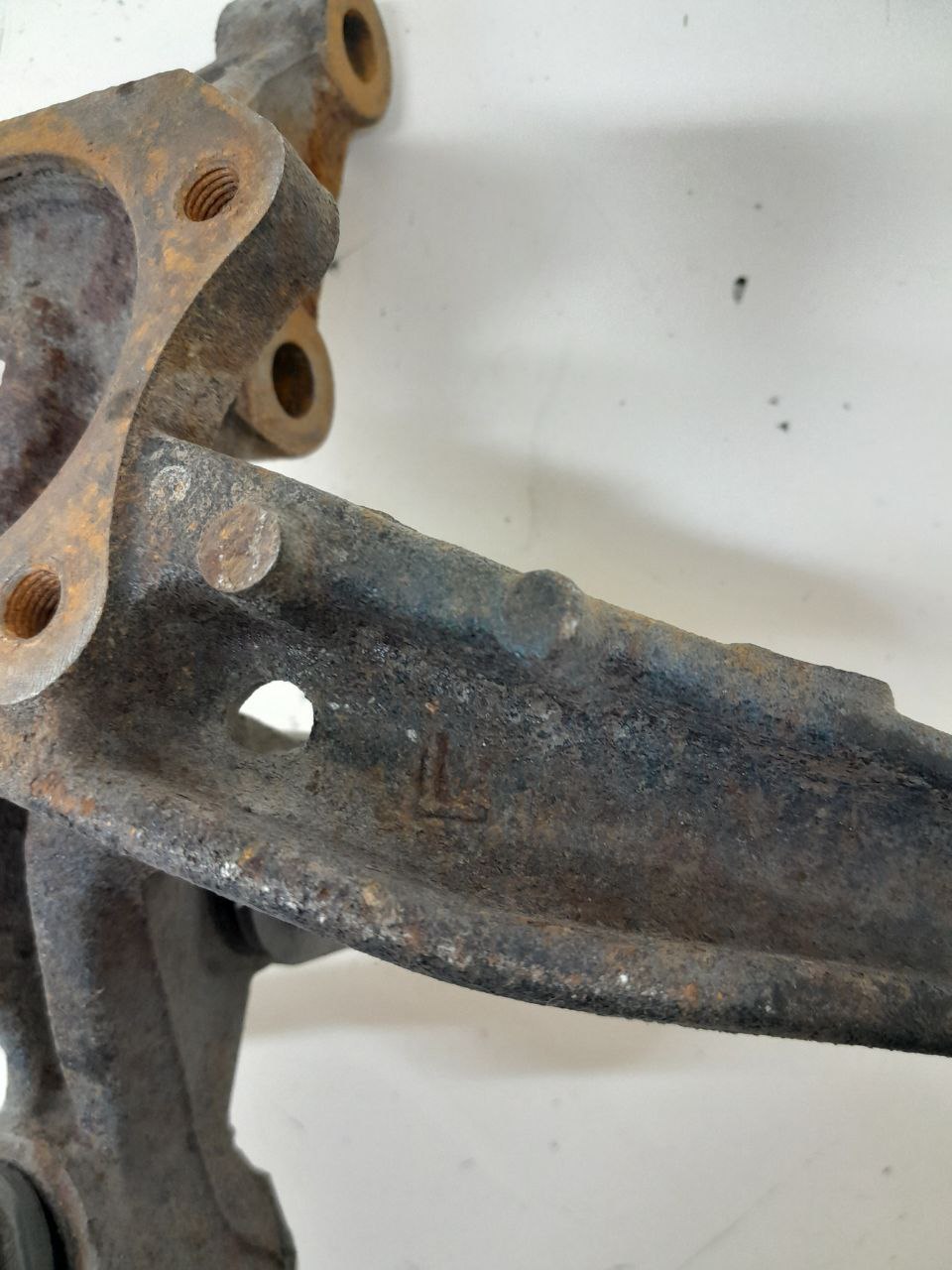 Кулак поворотный задний левый Toyota Camry (XV50) 2011-2017