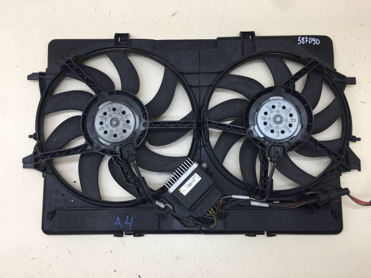 Диффузор вентилятора Audi A4 (B8) 2007-2011