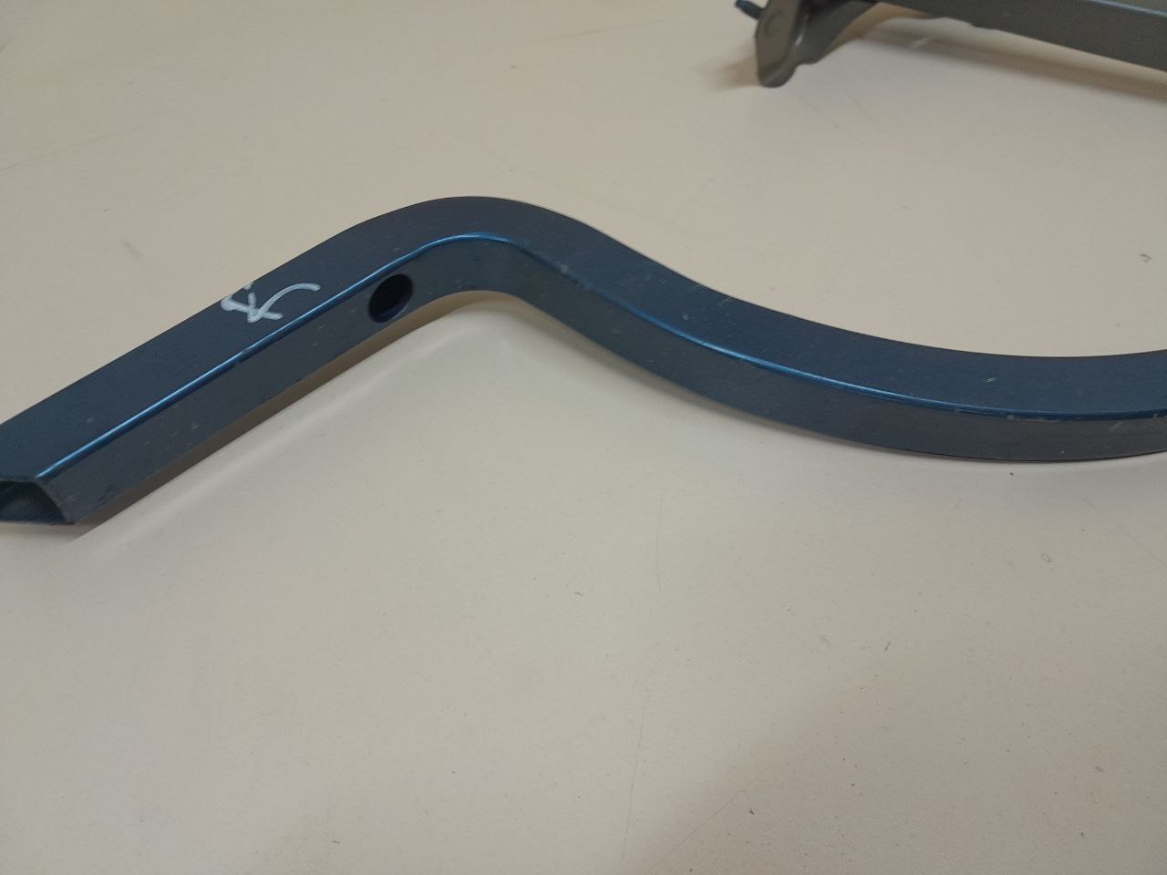 Петля крышки багажника Citroen C-Elysee 2012-2017