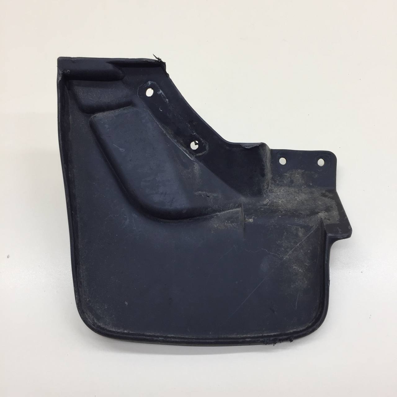 Брызговик передний правый Lada  Niva Travel 2020>