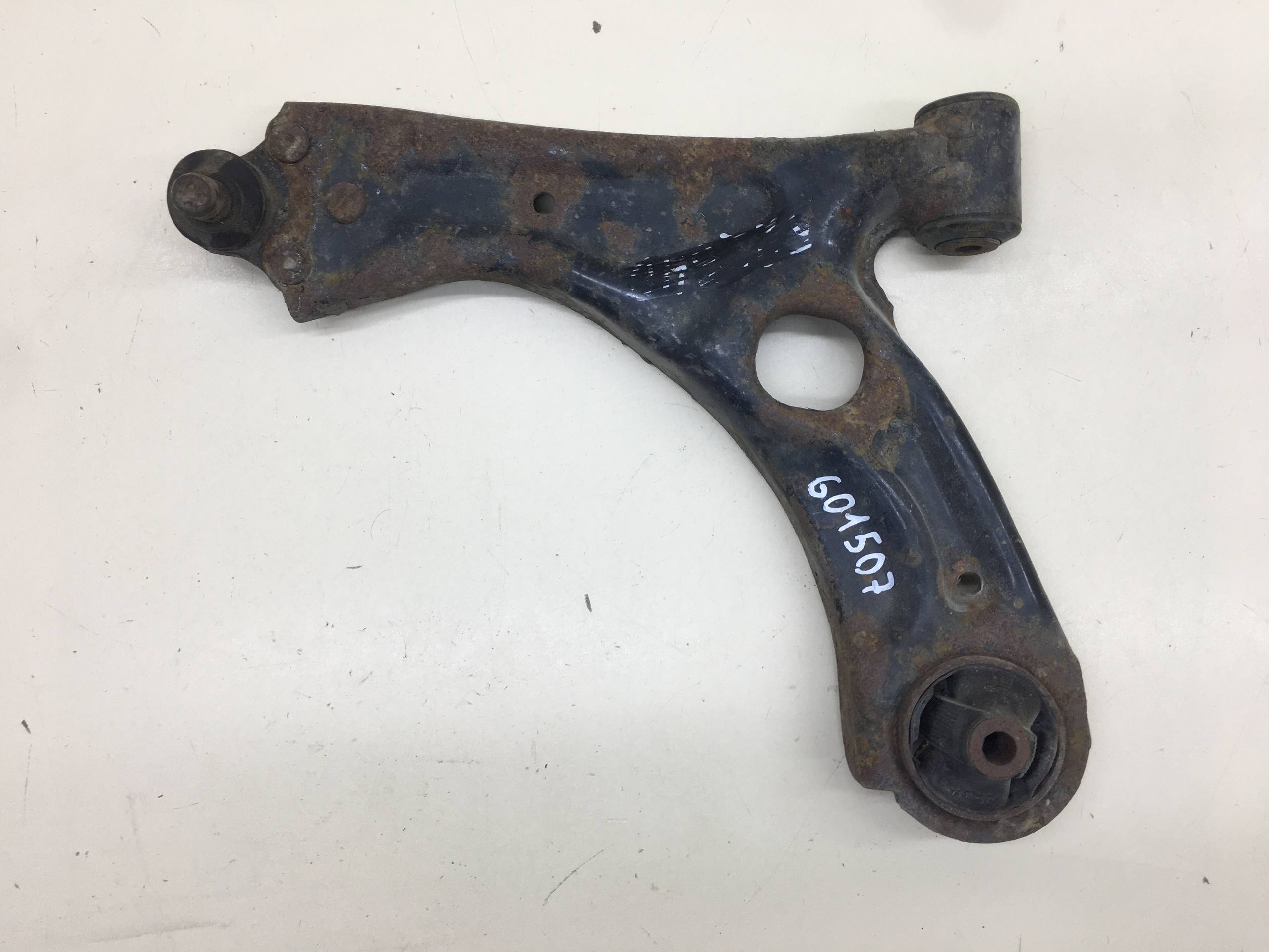 Рычаг передний левый Chevrolet Aveo T300 2011>