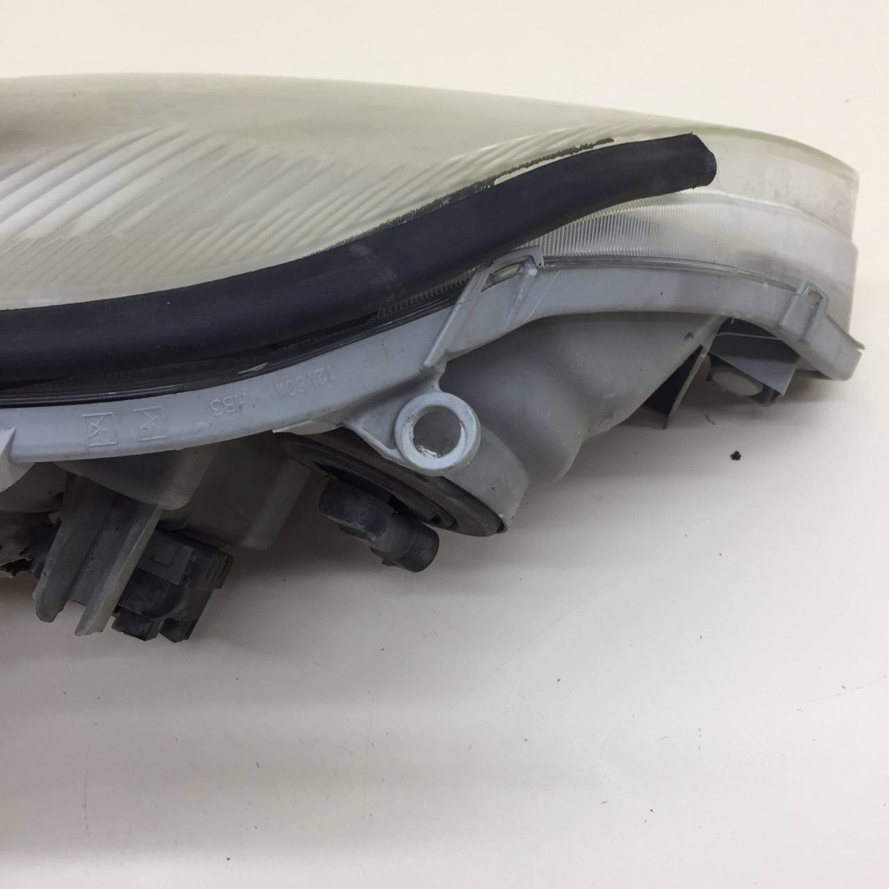 Фара левая Toyota Corolla E120 2001-2007