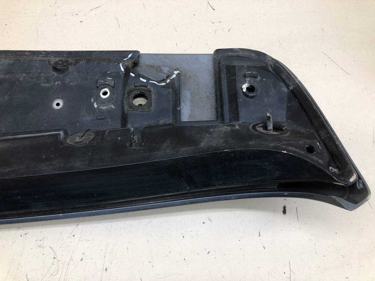 Спойлер (дефлектор) крышки багажника Porsche Cayenne 2003-2010