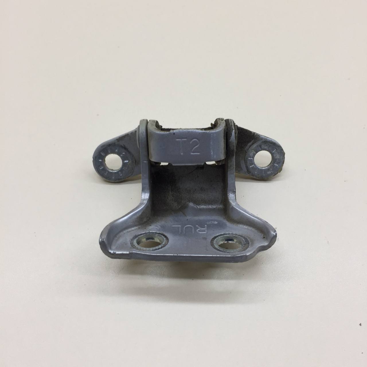 Петля двери задней левой верхняя Chevrolet Aveo T250 2005-2011