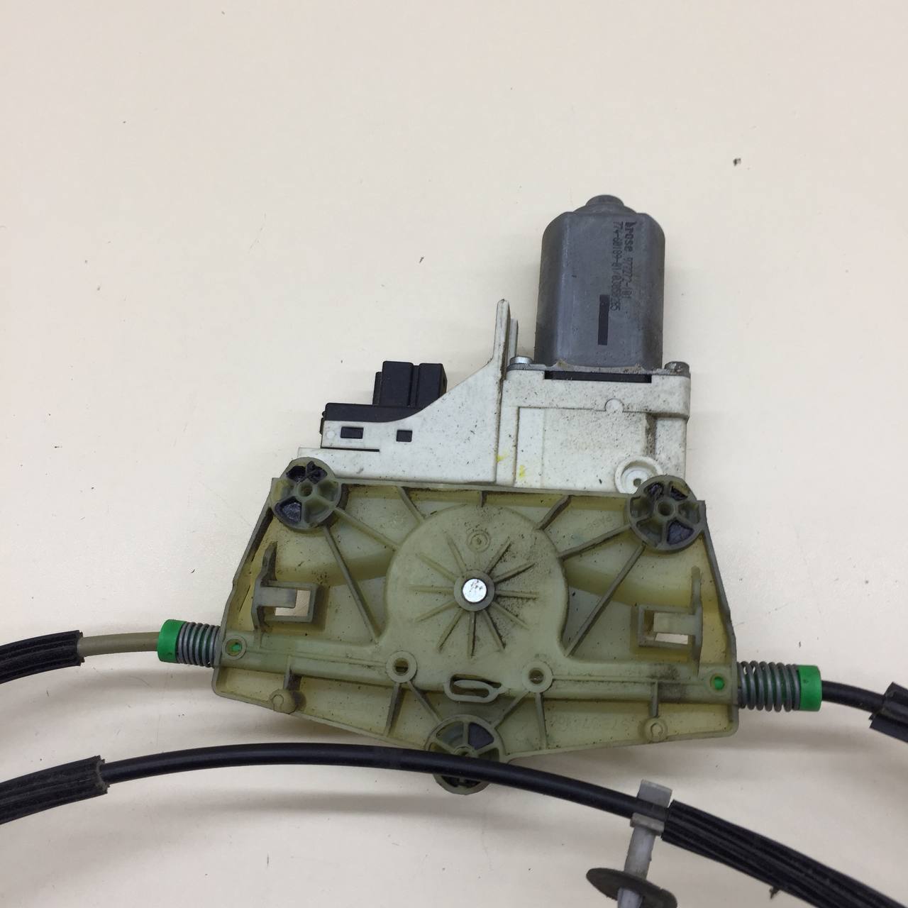 Стеклоподъемник электр. задний правый Audi Q7 (4L) 2005-2015