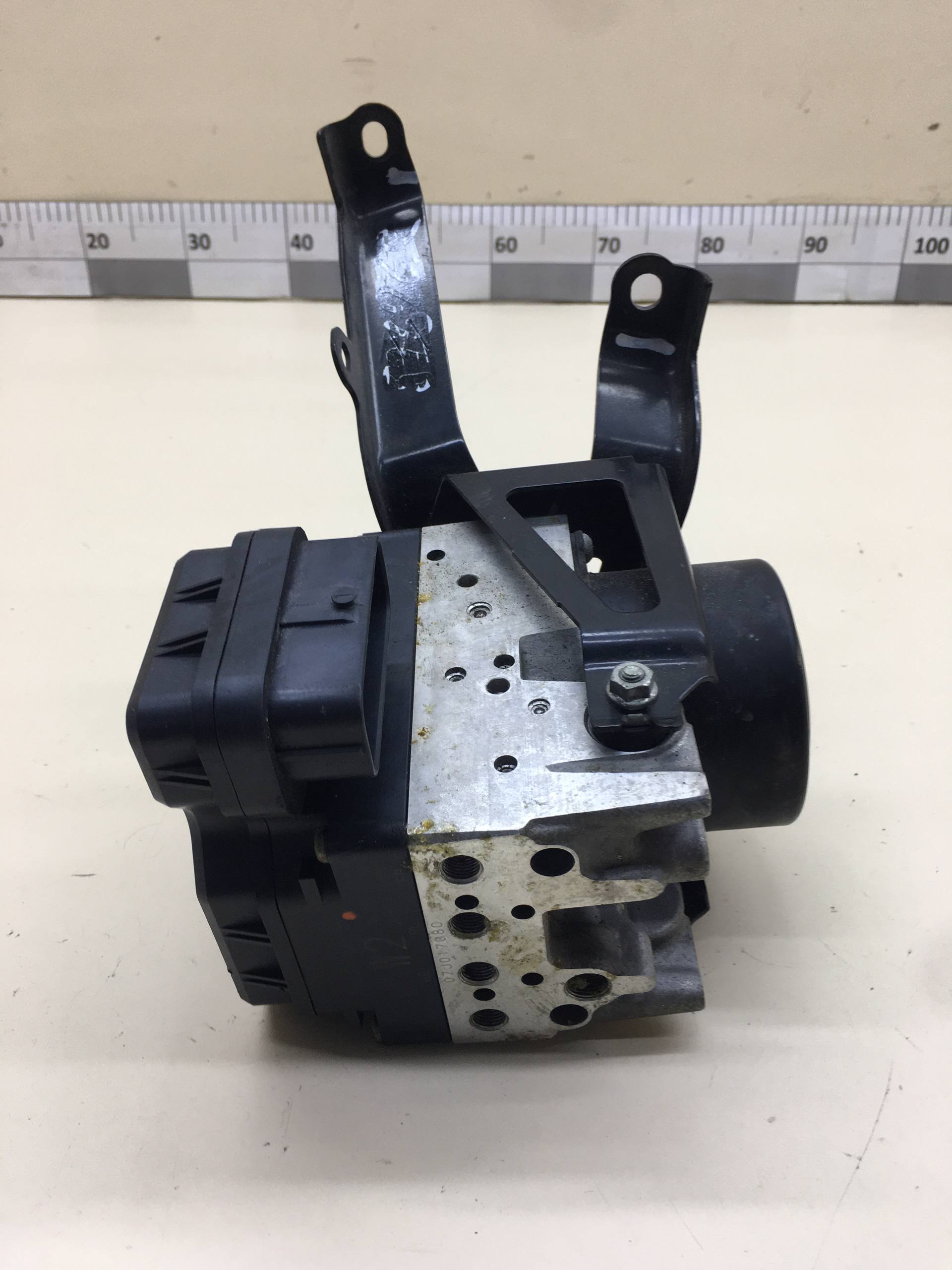 Блок ABS (насос) Subaru B9 Tribeca (WX/W10) 2004-2008