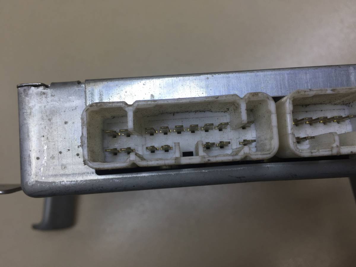 Блок электронный Lexus LS 430 (UCF30) 2000-2006