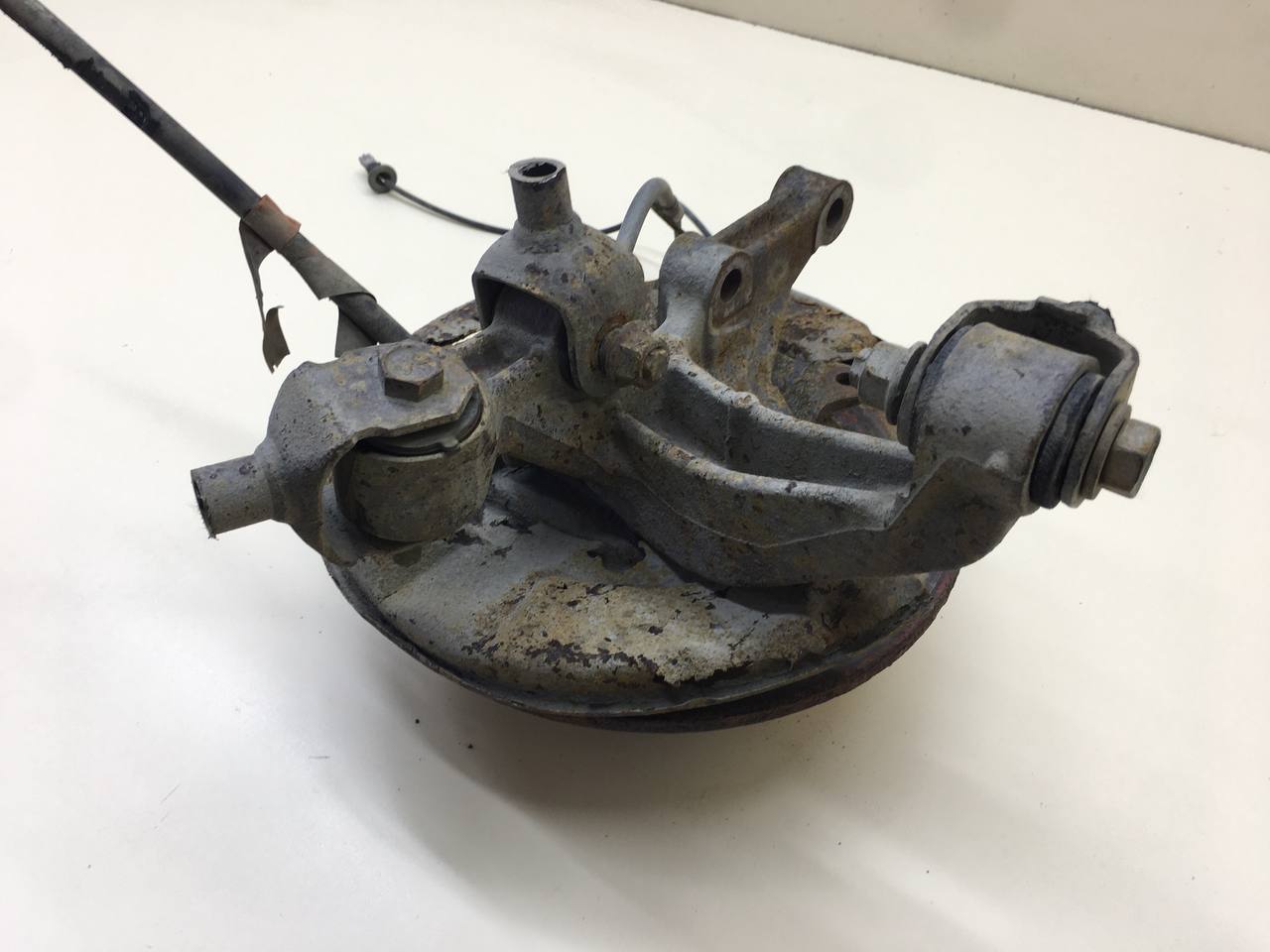 Кулак поворотный задний правый Toyota Camry (XV30) 2001-2006