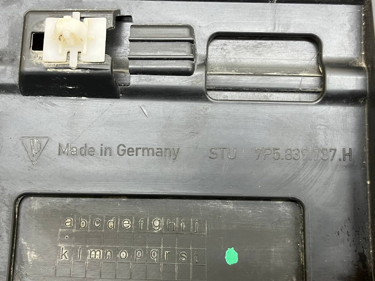 Накладка двери задней левой Porsche Cayenne 2010-2017