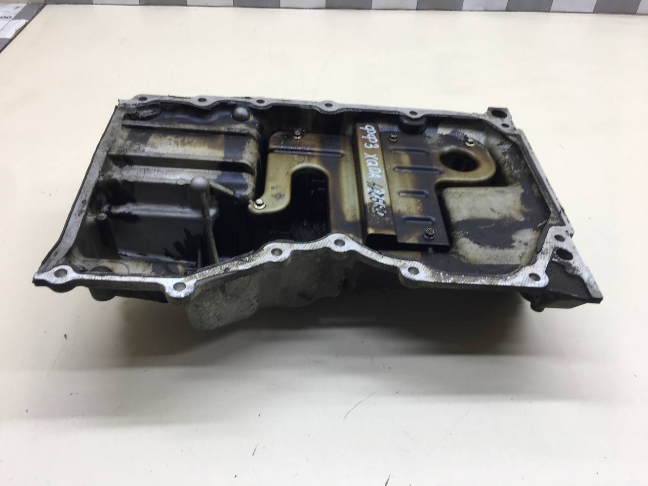 Поддон масляный двигателя Ford Focus 3 2011>