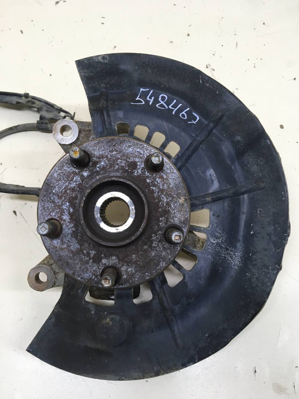 Кулак поворотный передний левый Toyota Camry (XV50) 2011-2017