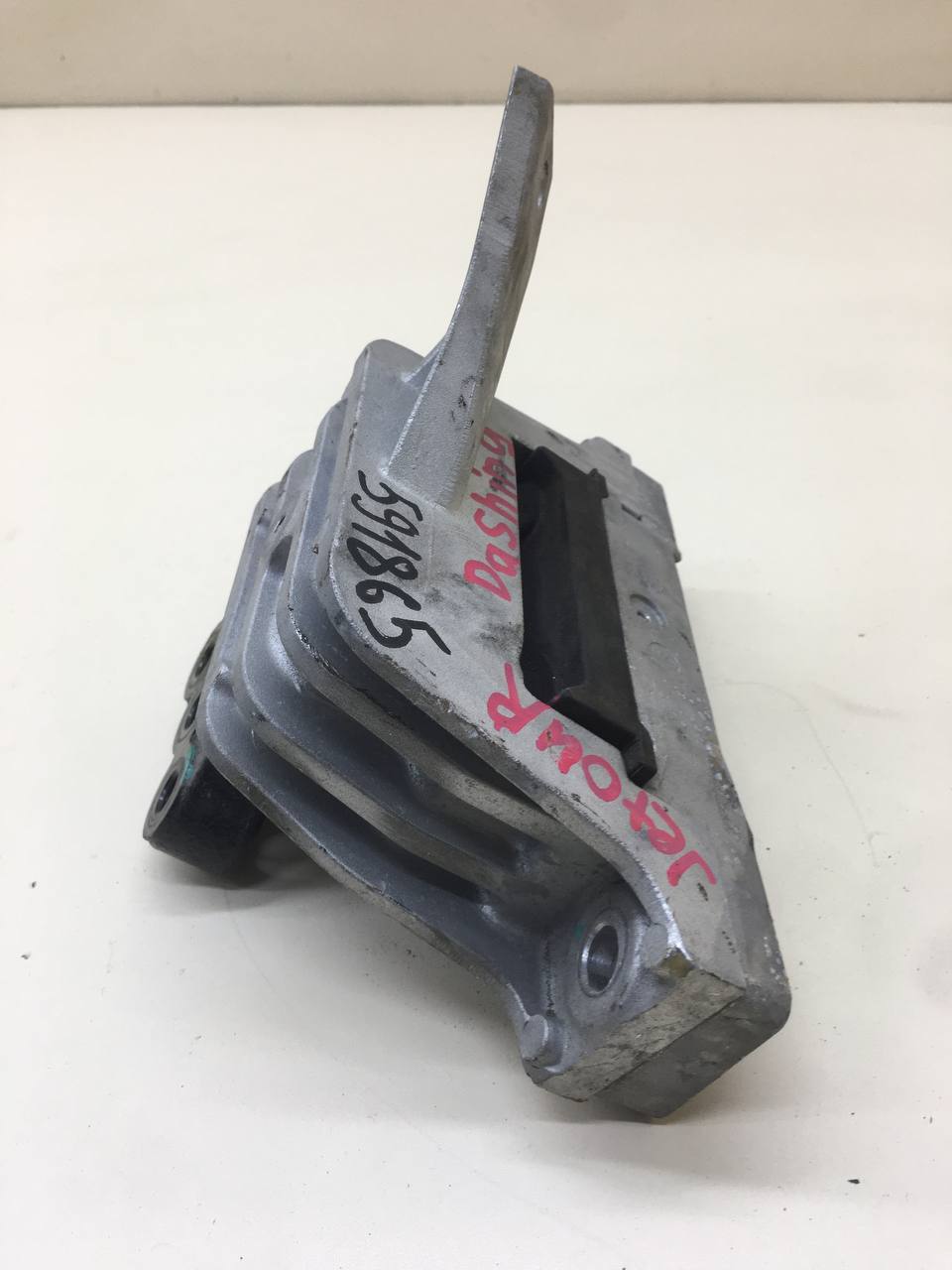 Опора двигателя правая Jetour Dashing 2022>